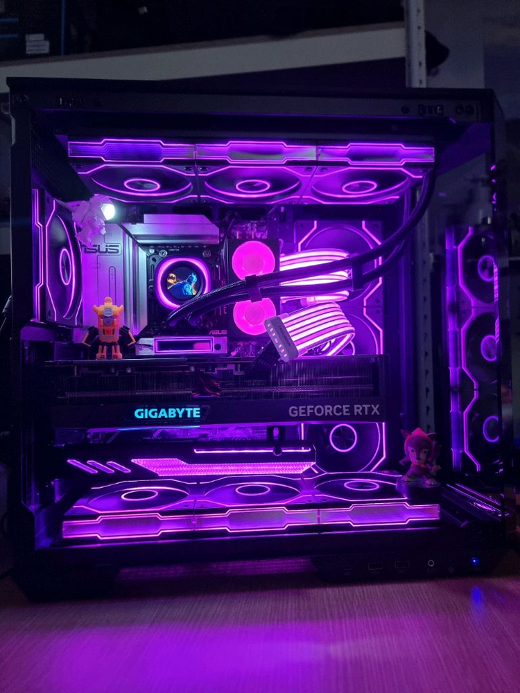 초고사양 게이밍 컴퓨터 라이젠 9800X3D RTX 4080 팝니다.--6