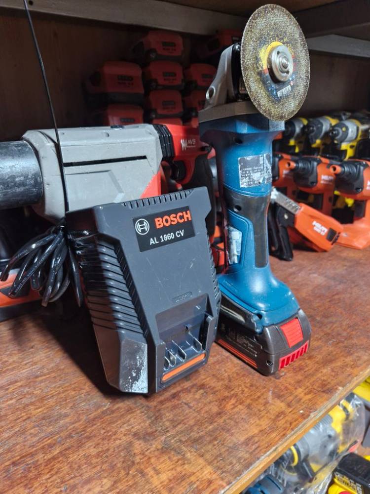 보쉬충전그라인더 GWS 18V-7브러쉬리스모터 배터리까지 보쉬그라인더 A급 이미지