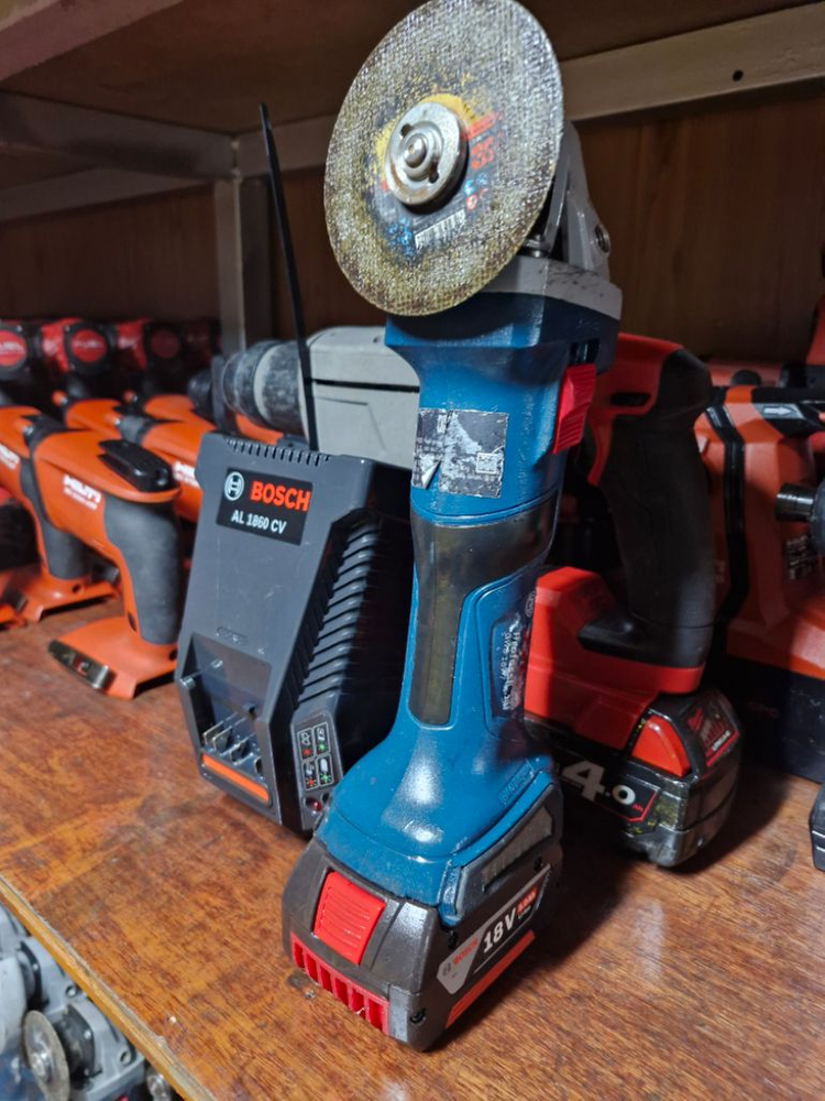 보쉬충전그라인더 GWS 18V-7브러쉬리스모터 배터리까지 보쉬그라인더 A급 이미지