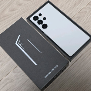 갤럭시 S25 울트라 512 화이트 판매합니다.