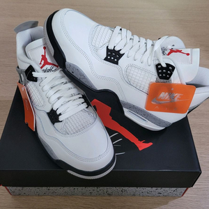 조던4 시멘트 2025리트로 275사이즈 새제품 30만원