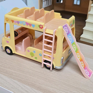 실바니안 유치원 버스 2층