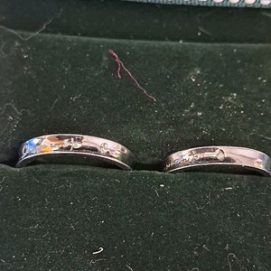 로이드은반지세트팔아요남녀쌍지이고1개당가격이세요미사용새반지에요