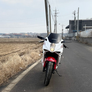 코멧125/13년식/낮은키로수/프라막/판매합니다 이미지