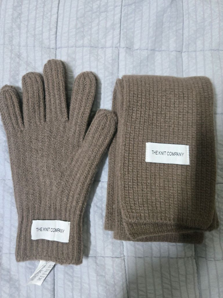 더니트컴퍼니 모카 장갑+목도리 택포 이미지