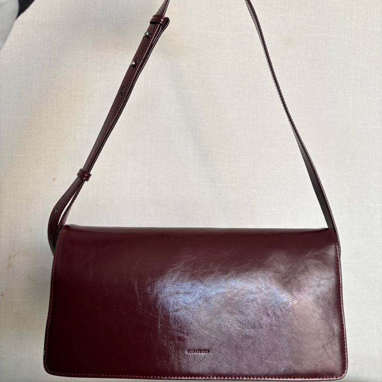 엘바테게브 브로드 포켓백 이미지