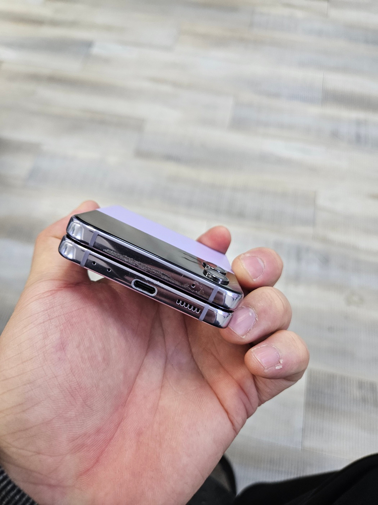 S급 최상품 삼성 갤럭시Z플립4 판매 중고폰--3