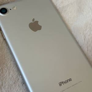 아이폰 7 실버 128GB 공기계 / 배터리 성능 99% / 상태 완전 좋음 (SS급 ~ SSS급)