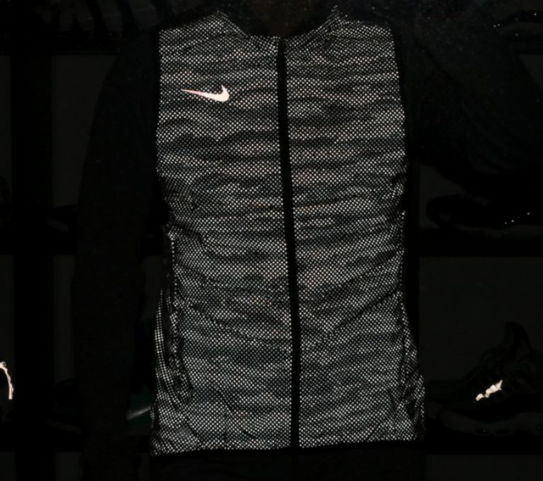 나이키 에어로로프트 800 플레쉬 리플렉티브 베스트 그린카모 M(100) 이미지