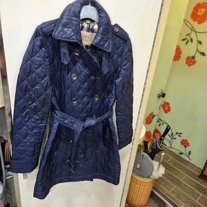 버버리 퀄팅 하프 코트