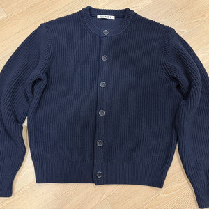 수아레 워셔블 크롭 하찌 라운드 니트 가디건