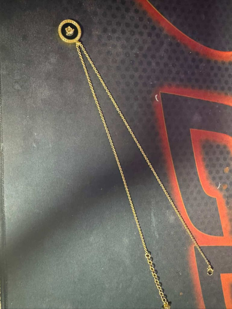 베르사체 목걸이--1