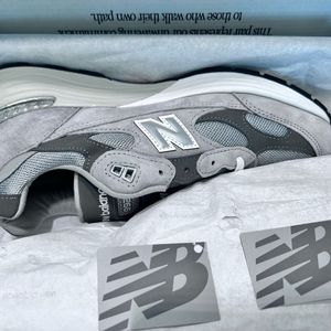 뉴발란스 992 MIU 코어그레이 (270)