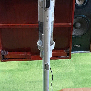 중고 쿠쿠 파워클론 슬림 무선청소기 CVC-G820NWM 75000원 이미지