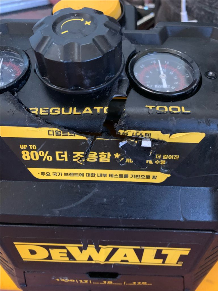 디월트 콤프레셔--7