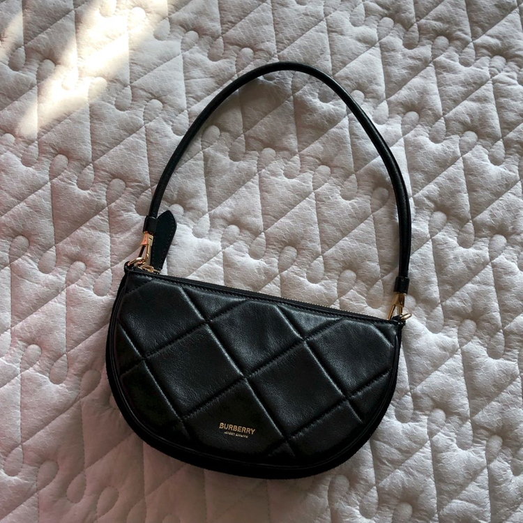 버버리 올림피아 퀄팅 미니 파우치백 이미지