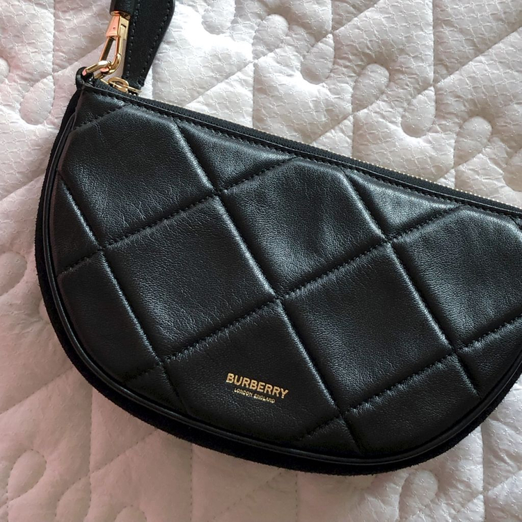 버버리 올림피아 퀄팅 미니 파우치백 이미지