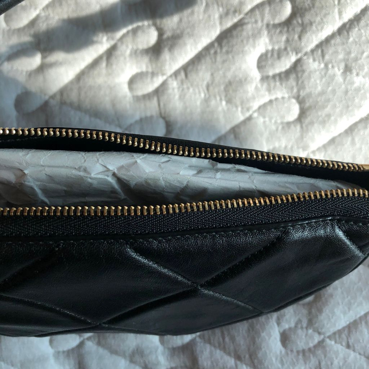 버버리 올림피아 퀄팅 미니 파우치백 이미지