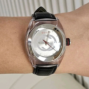 구찌 여성 싱크 러버 쿼츠 35mm 시계 손목시계 여자 워치 팔찌