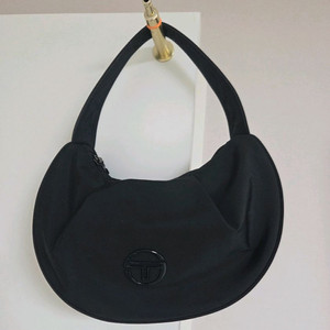 세르지오타키니ㅡ토트&크로스