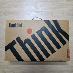 레노버 ThinkPad Z16 Gen1 21D4000AKR R5-6650H 16GB 256GB RX6500M 미개봉