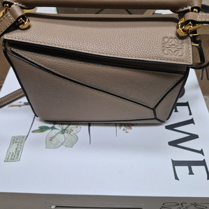 로에베 퍼즐미니백새제품