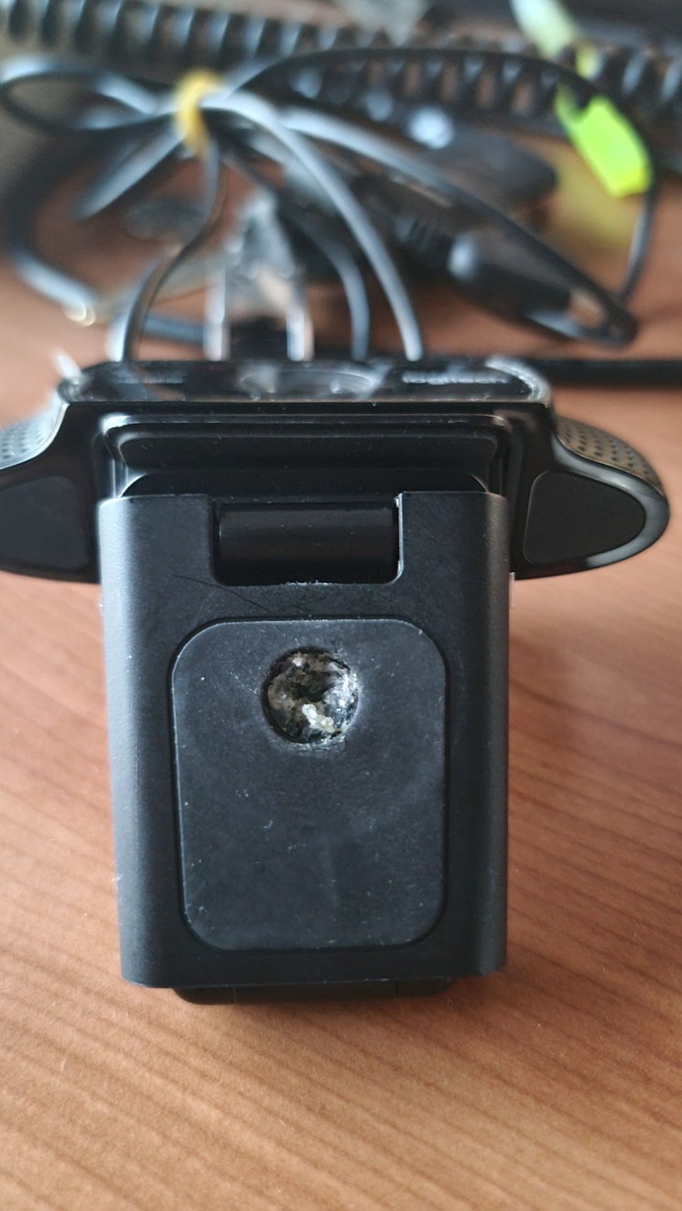 로직 웹캠 C922 PRO WEBCAM 2대 팔아요. (1대는 정상 1대는 1/4볼트부분 분실 사진참조--5