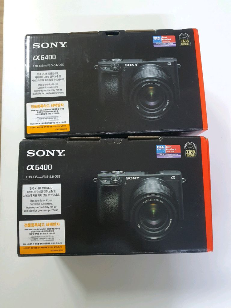 소니 A6400 미러리스 카메라 E 18-135mm 박스풀. A급 이미지