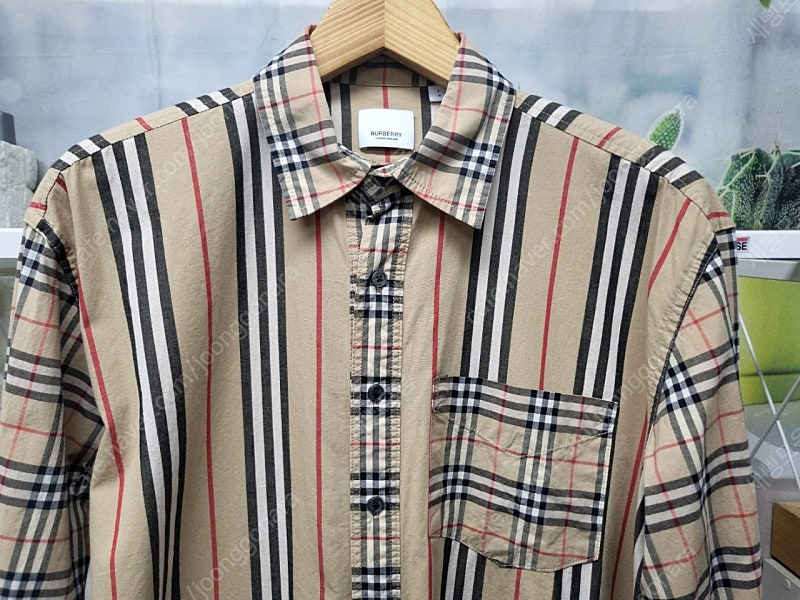버버리 체크 봄가을 남성셔츠 포켓 긴팔셔츠 (100) MG48--2