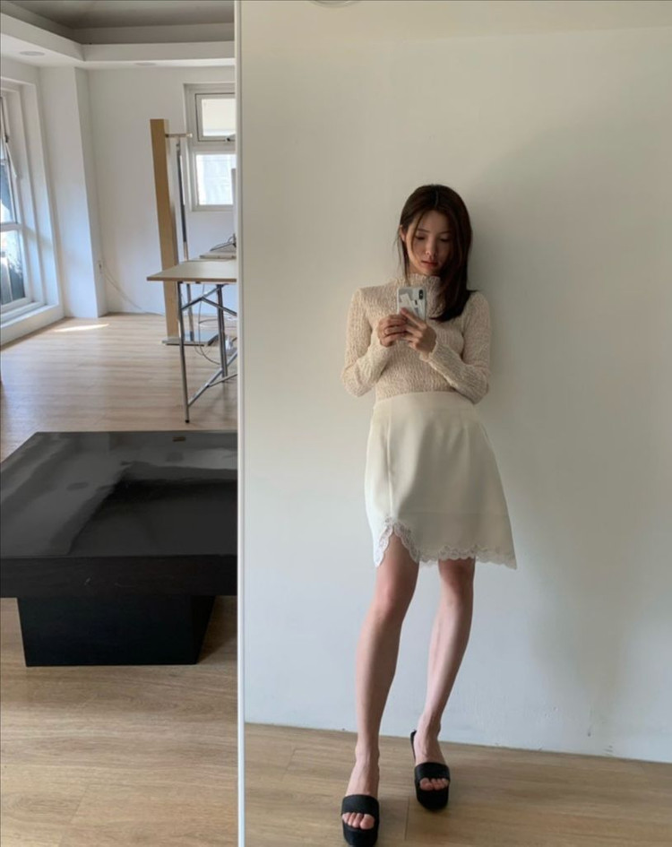 르에 lea SMOKE FRILL TOP 스모크 프릴 탑--1