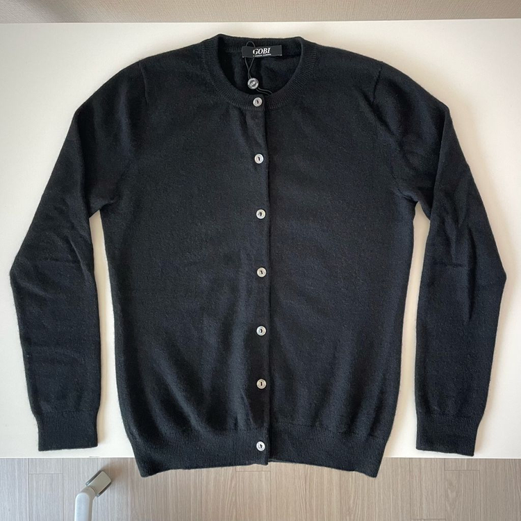 고비(GOBI) 캐시미어 가디건 판매합니다.--2
