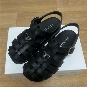 프라다 스포티 피셔맨 샌들 38