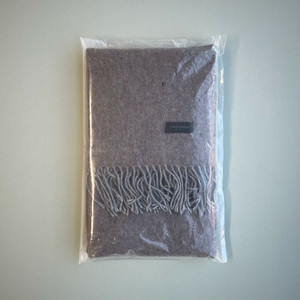 레노마 캐시미어 목도리 판매합니다.