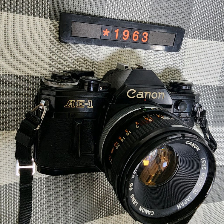 캐논 AE-1 필름카메라 실버바디 1.8 단렌즈 이미지
