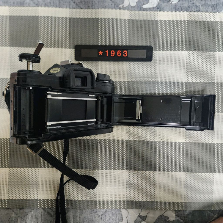 캐논 AE-1 필름카메라 실버바디 1.8 단렌즈 이미지