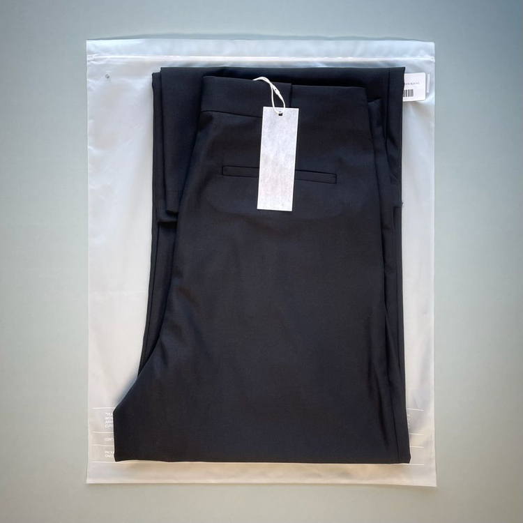 이어닝 핀턱 슬랙스 판매합니다.--1