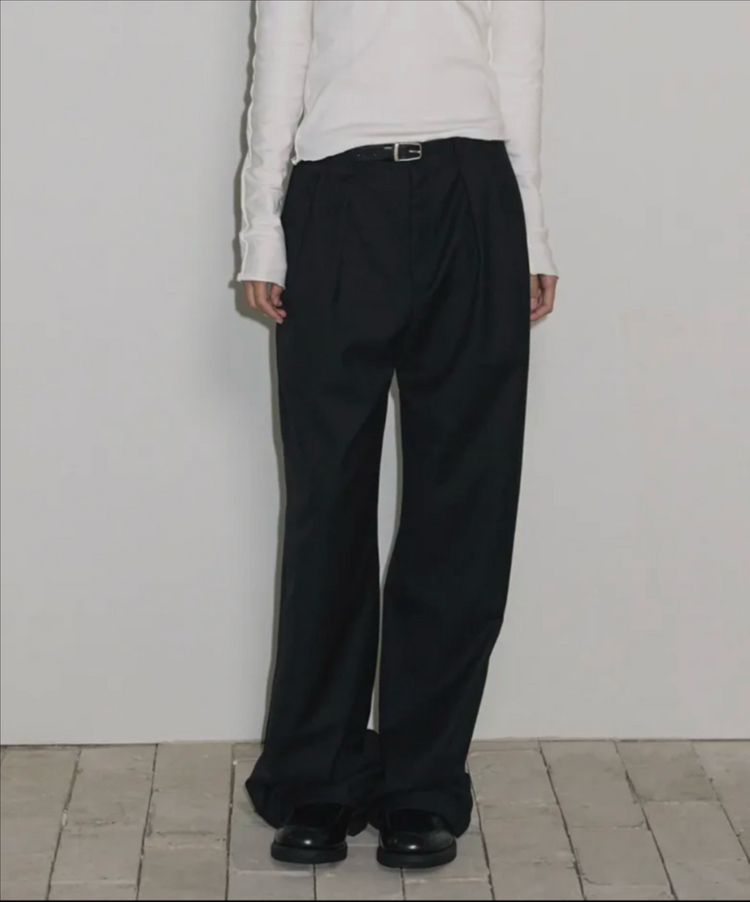 이어닝 핀턱 슬랙스 판매합니다.--3