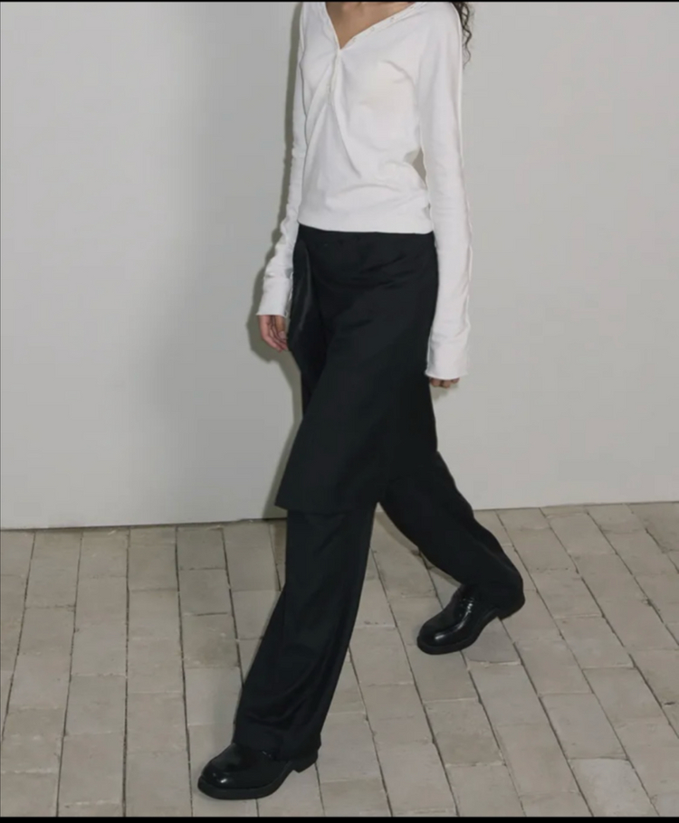 이어닝 핀턱 슬랙스 판매합니다.--5