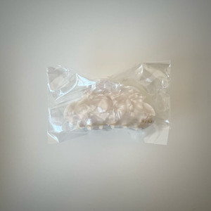 한섬 SJSJ 클라우드 헤어 클로 집게핀 판매합니다.