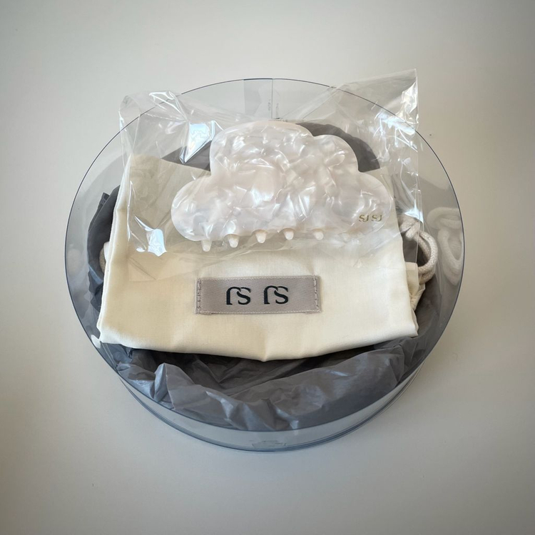 한섬 SJSJ 클라우드 헤어 클로 집게핀 판매합니다.--1