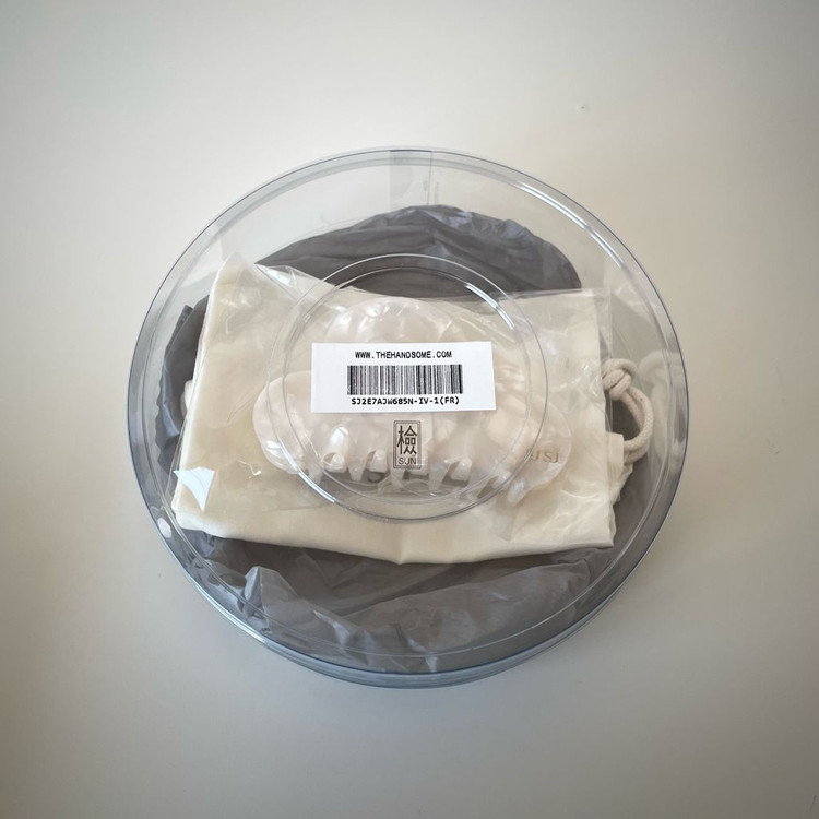 한섬 SJSJ 클라우드 헤어 클로 집게핀 판매합니다.--3