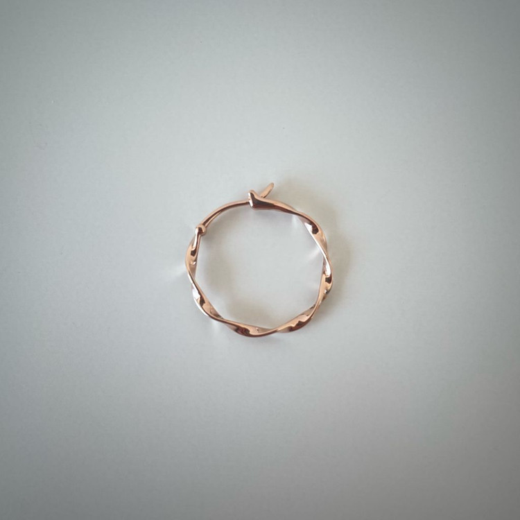 스톤헨지 14K 귀걸이 한쪽 판매합니다.--3