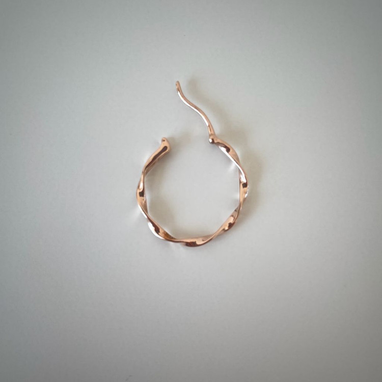 스톤헨지 14K 귀걸이 한쪽 판매합니다.--4