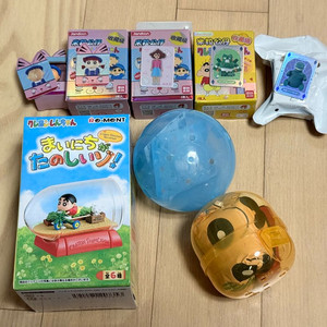 짱구는 못말려 / 테라리움 리멘트-5번 / 패키지 가챠-흰둥이 / 쌀알피규어5종 / 랜덤피규어+쿠키참키링 이미지