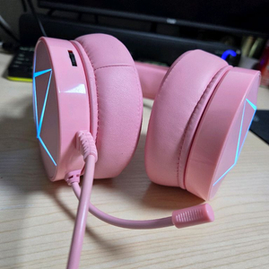 다얼유(DAREU) EH722 USB 7.1채널 핑크 게이밍 헤드셋 헤드폰 5번 사용