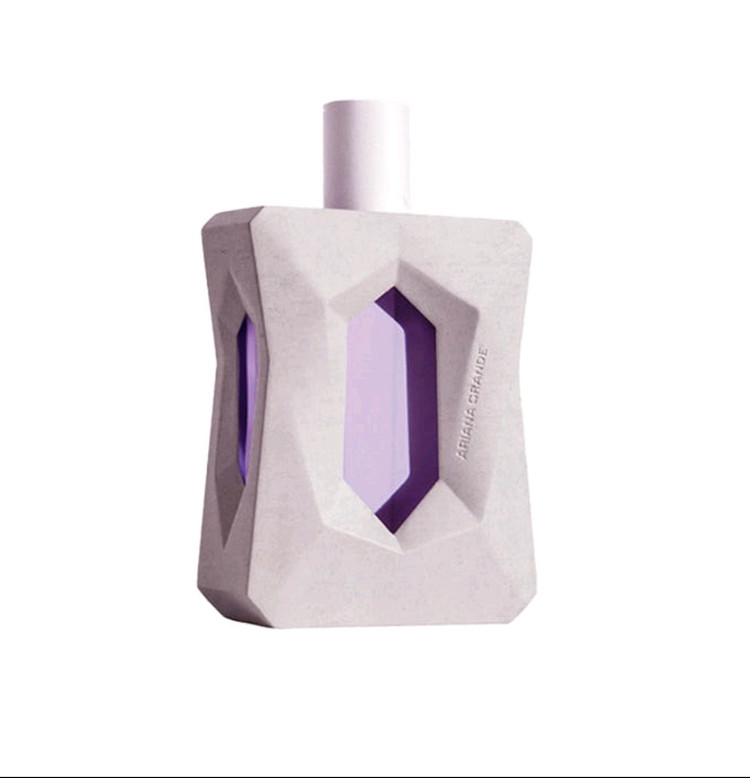 아리아나그란데 갓 이즈 어 우먼 오드퍼퓸 100ml 이미지