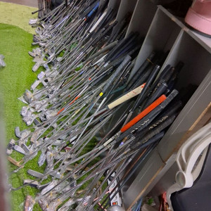 골프채 골라가세요 드라이버 우드 유틸리티 아이언세트 퍼터 웨찌치퍼 우디아이언 드라이빙아이언 캐디백 이미지