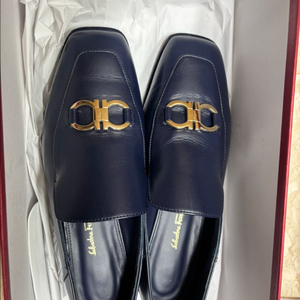 페라가모 간치니 로퍼 240 네이비