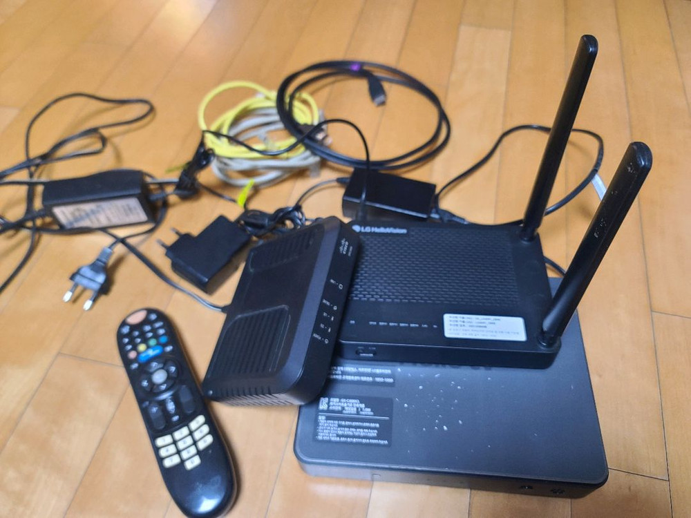 헬로티비셋탑박스,공유기, 모뎀--1