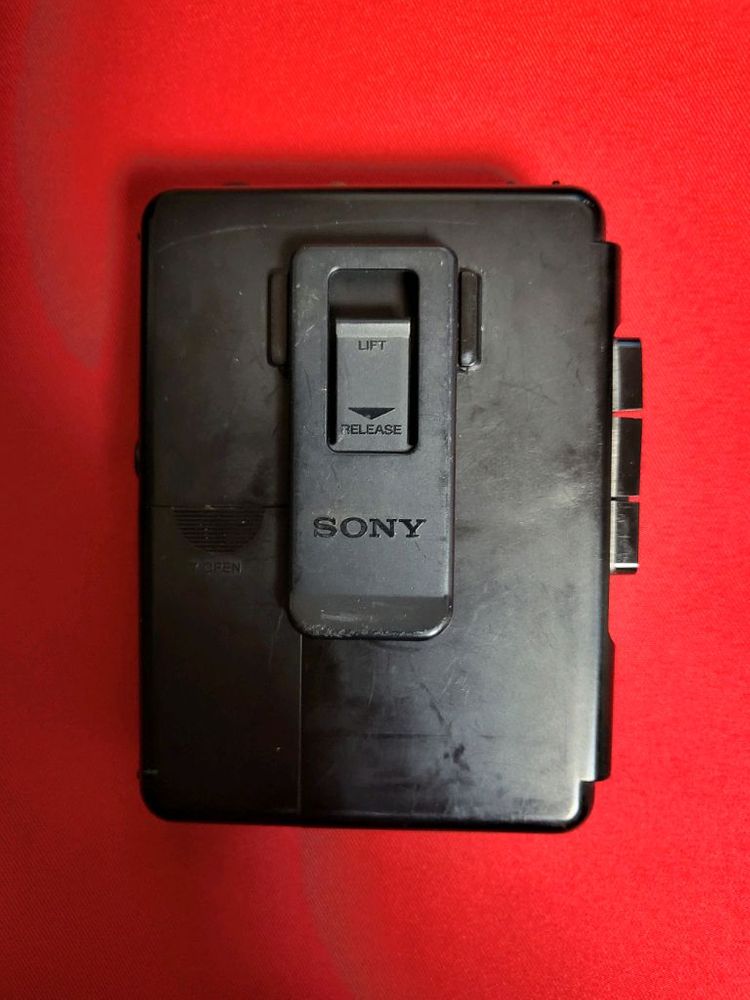 소니 빈티지 워크맨 WM-2011 블랙 정상작동품--1